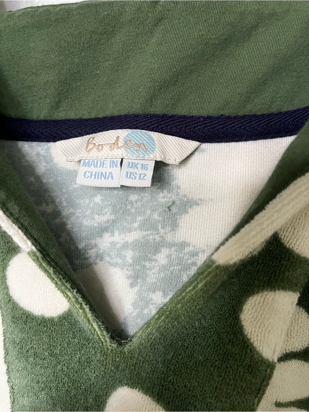 Boden Green Hoodie Beach Cover Up Tunic with Pockets Green W/Cream Daisy Print - Picture 2 of 4